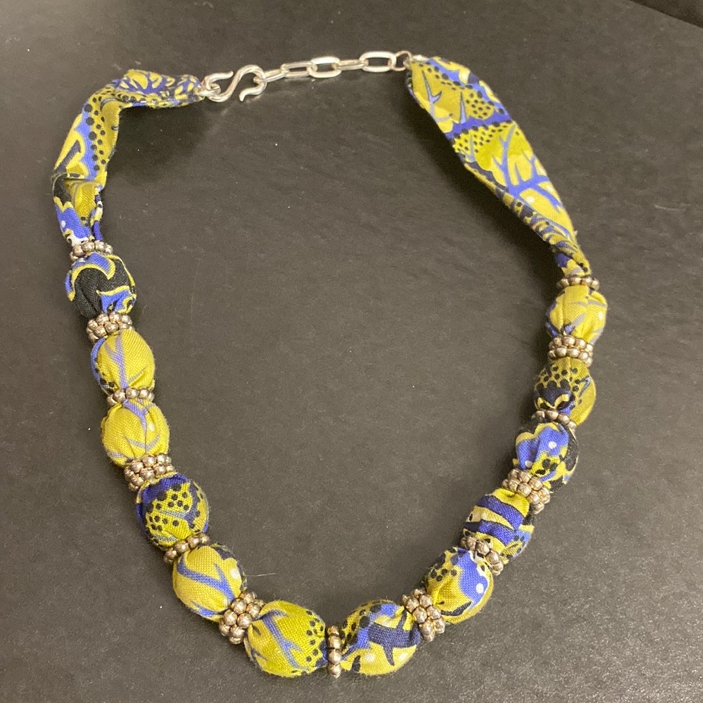 Pea Pods Cloth Bead necklace